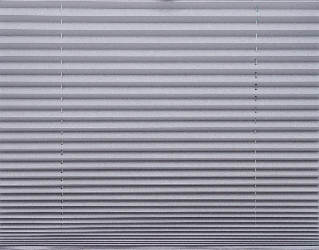 Tenda plissettata Thermo Black Out 45x120 cm grigio chiaro argento metallizzato 100% oscurante - 3