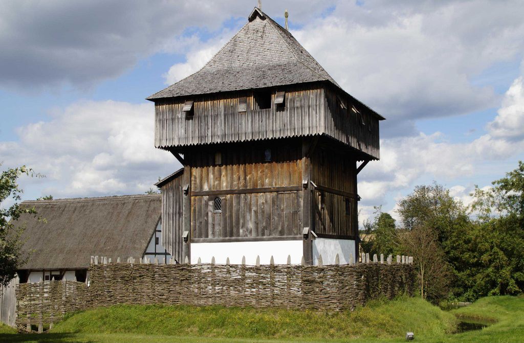hansepuzzle 22047 - Ritterburg in Kanzach Puzzle, 500 Teile, Gebäude, 46,0 x 30,0cm mit hochwertiger Aufbewahrung, Kartonbox & Beutel