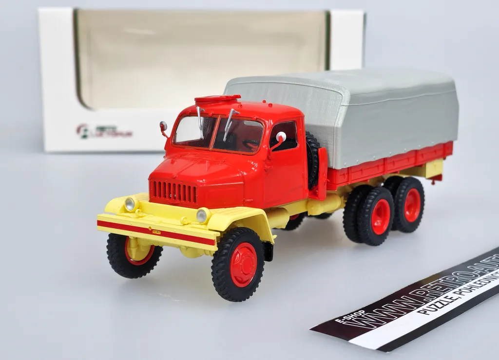 Camion Praga V3S avec voile miniature 1:43 rouge et gris par Modimio