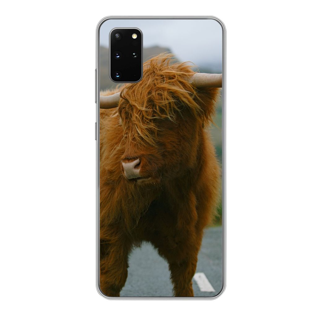 MuchoWow Handyhülle Schutzhülle Hülle für Samsung Galaxy S20 Plus Schottischer Highlander - Berg - Straße Silikon Softcase Handy Hülle - Ha...