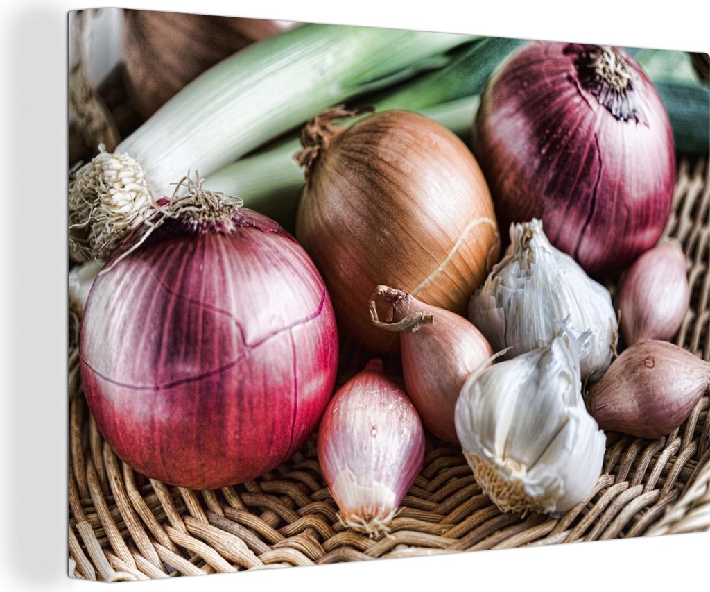 OneMillionCanvasses - Leinwandbilder - 140x90 cm, Verschiedenfarbige Zwiebeln mit Knoblauch in einem Korb, Wandbilder Kunstdruck Wanddekoration -...