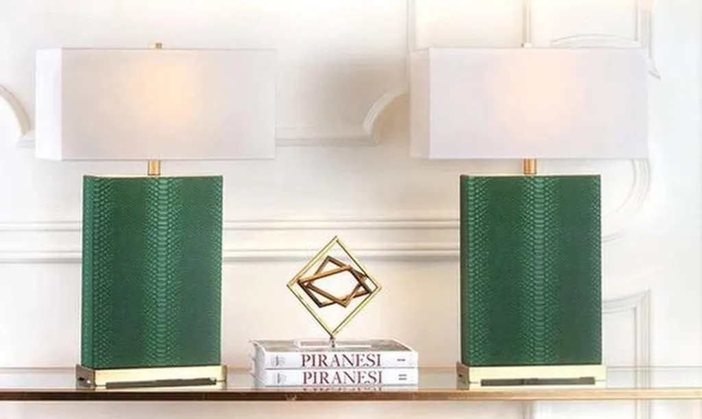 Sublimez votre Déco avec ce Lot de 2 Lampes de Table Chic en Métal