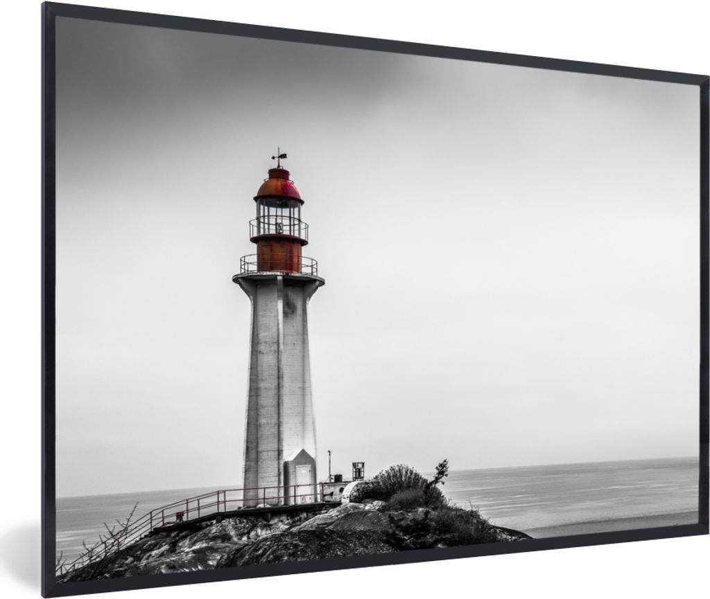 MuchoWow MuchoWow Gerahmtes Poster Schwarz-Weiß-Foto eines Leuchtturms im Westen von Vancouver 60x40 cm - Poster mit zchwarzem Bilderrahmen - ...
