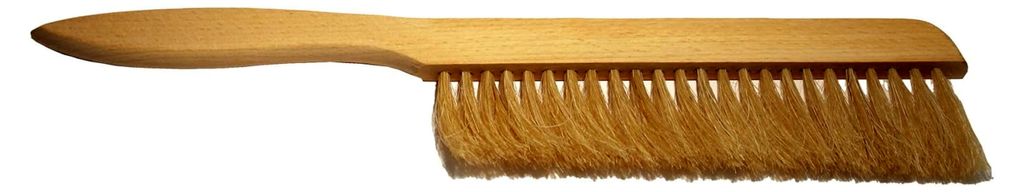 Kleiner Naturhaarbesen mit Holzgriff