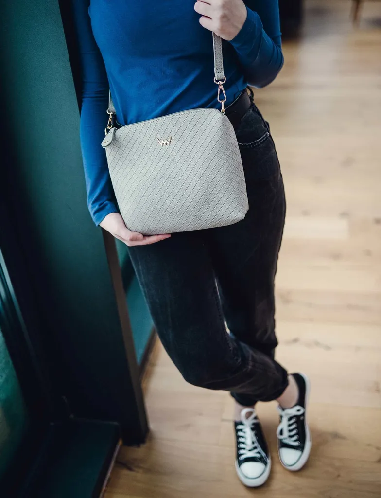 Recensione Borsa Donna Vuch Coalie Diamond Grigia - Qualità e Prezzo - 4