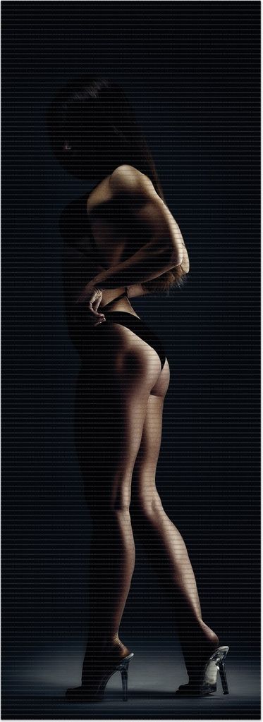 Wallario Duschmatte Antirutschmatte Badmatte Fußmatte Sexy Frau im Dunkeln - Schatten, Silhouetten, Muskeln, Größe ca. 180 x 65 cm