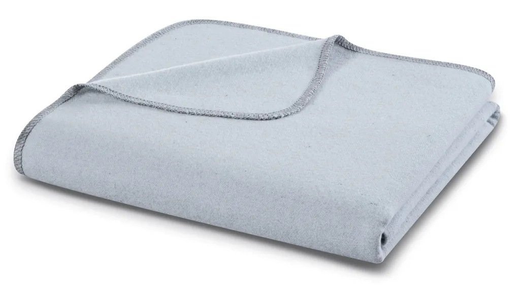 Coperta Plaid Azzurra 140x200: Design Scandinavo e Morbidezza Unica