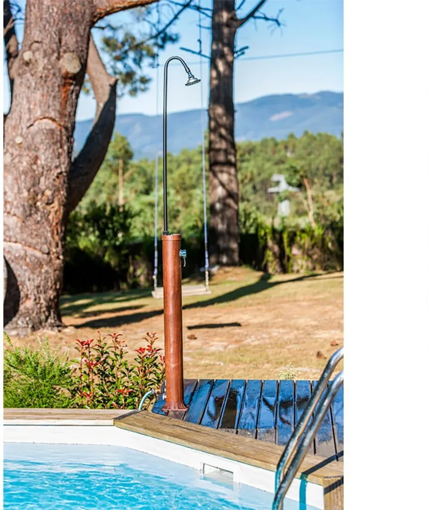 Douche solaire Gre 9l marron pour se rincer avant la piscine au jardin
