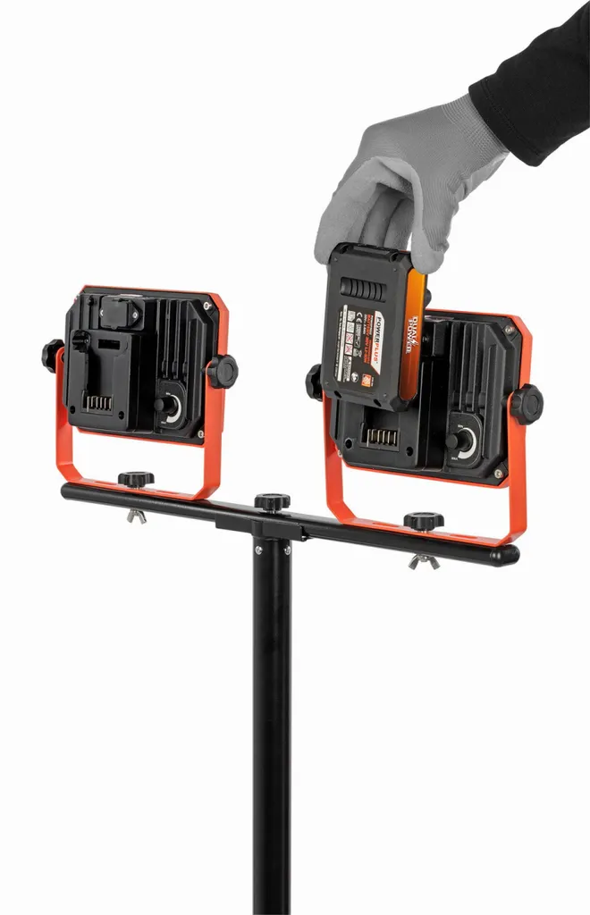 Projecteur de chantier portable Powerplus sur trépied Argent 20V-220V