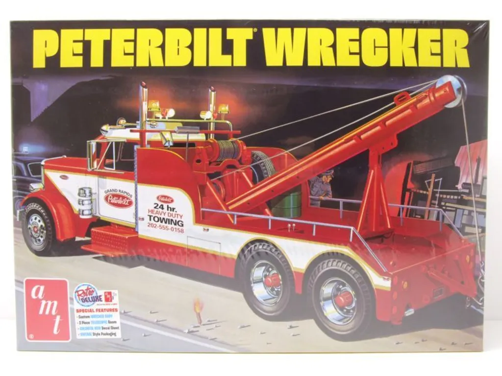 Peterbilt 359 Wrecker AMT 1:25 : Remorqueur avec Finitions Chromées
