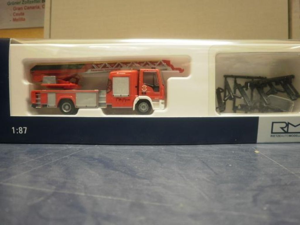 Rietze Iveco Magirus DLK 18 Feuerwehr Delmenhorst 68499
