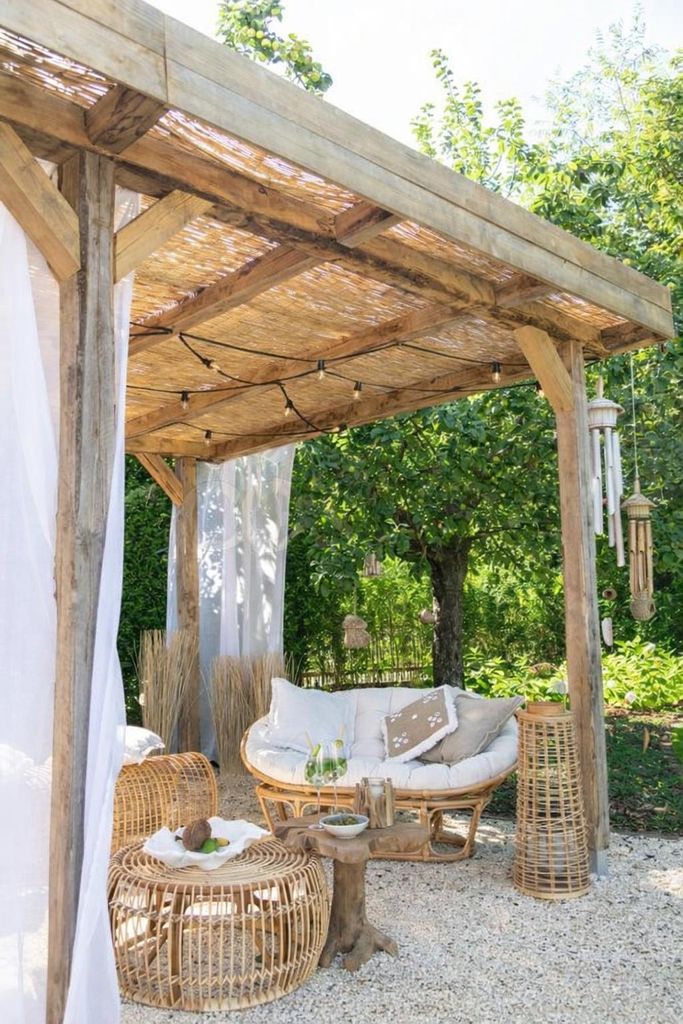 Windspiel Vogelhaus – Bambus & Holz – Weiß – 136 cm – Gartendekoration mit beruhigendem Klang