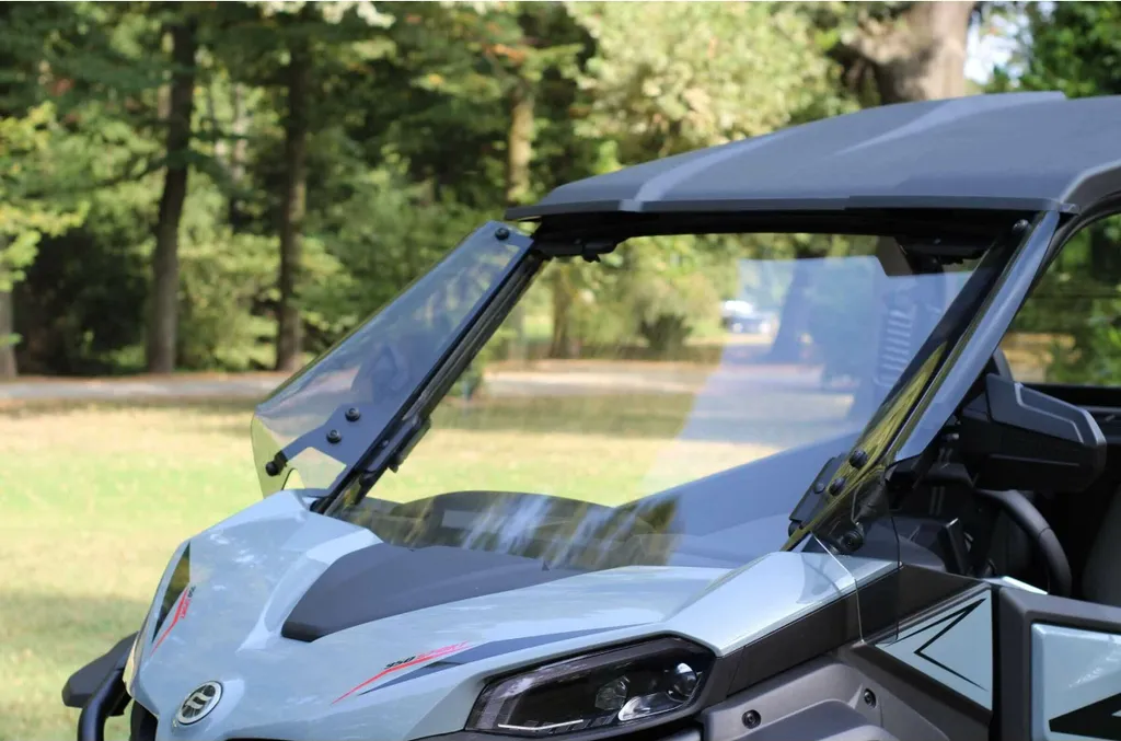 Déflecteur avant Isotta pour CF Moto avec supports de fixation inclus