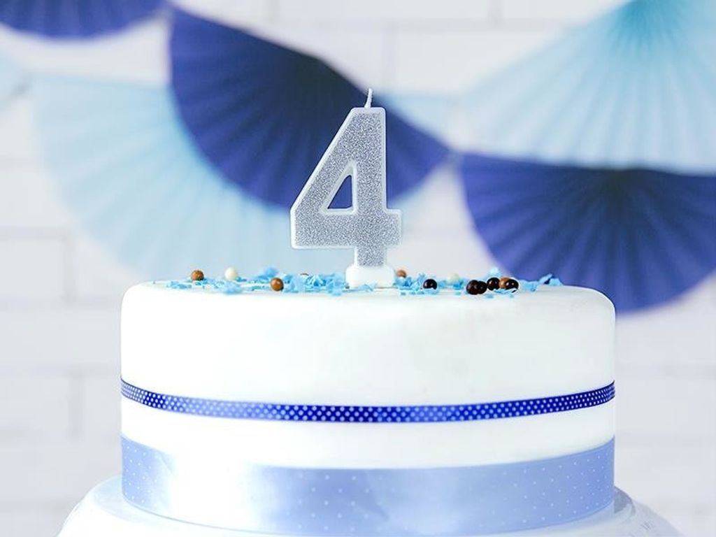 Verjaardagskaars, cijfer 4, met glitter, 7 cm, zilver Productafbeelding 