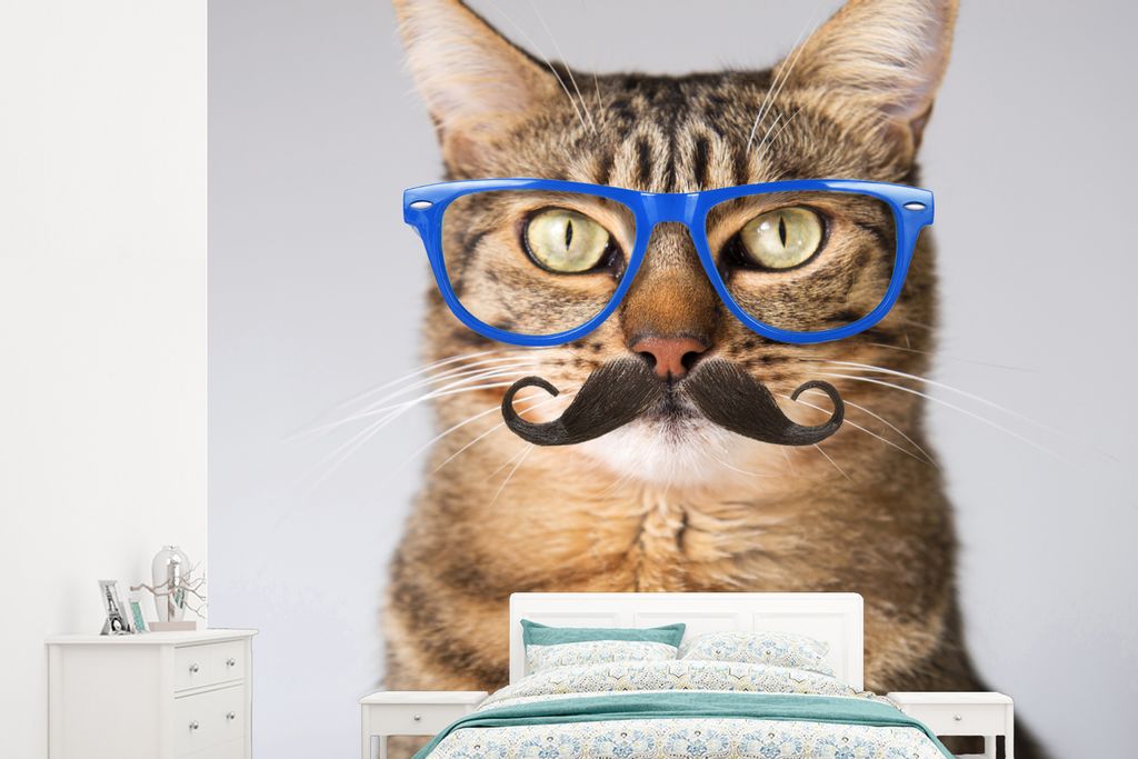 MuchoWow Fototapete für Wohnzimmer oder Schlafzimmer Wandtapete Vinyl Motivtapete Katze - Brille - Schnauzbart - Hipster - 265x240 cm - Zimmer f...
