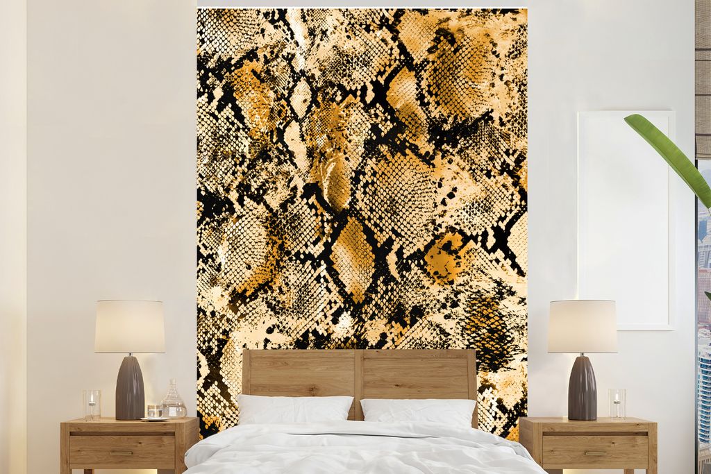 MuchoWow Fototapete für Wohnzimmer oder Schlafzimmer Wandtapete Vinyl Motivtapete Tierhaut - Schlange - Gold - 160x240 cm - Vinyltapete