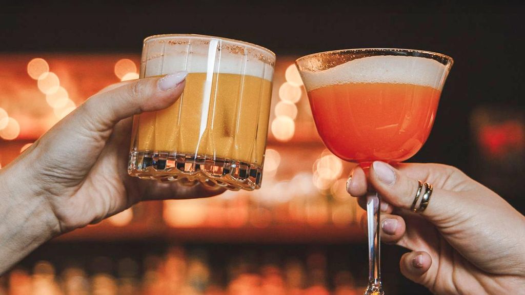Jochen Schweizer Cocktailkurs Karlsruhe; Erlebnis verschenken oder selbst erleben; Gutschein gültig für 1 Person Gruppengröße: 5-20 Personen