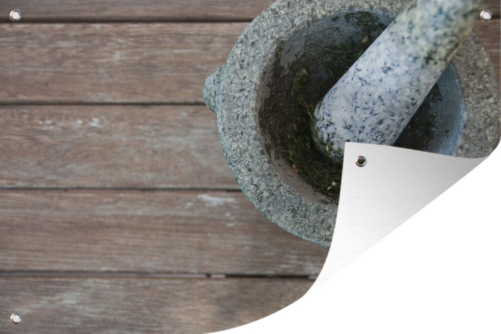 MuchoWow 120x80 cm Outdoor-Poster Gartendeko Sichtschutz Garten Poster für den Garten Die Kräuter werden in Stößel und Mörser zermahlen