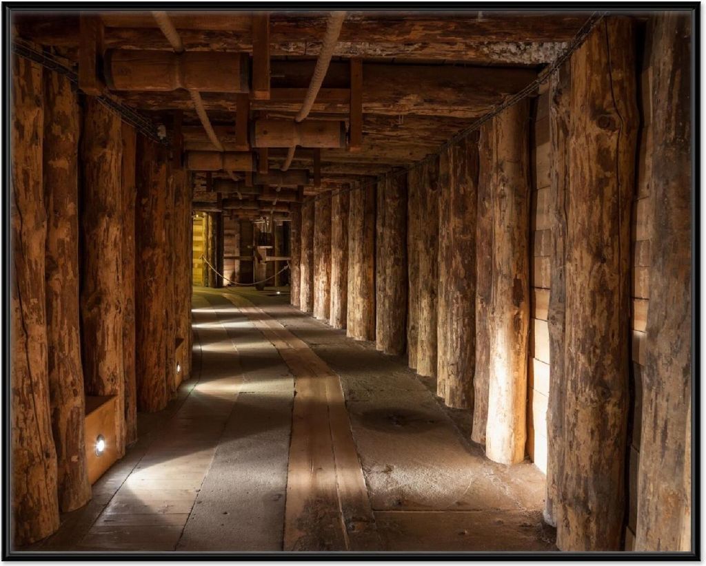 Wallario Wandbild Alter Tunnel in einer Salzmine in Polen, Produktbild 