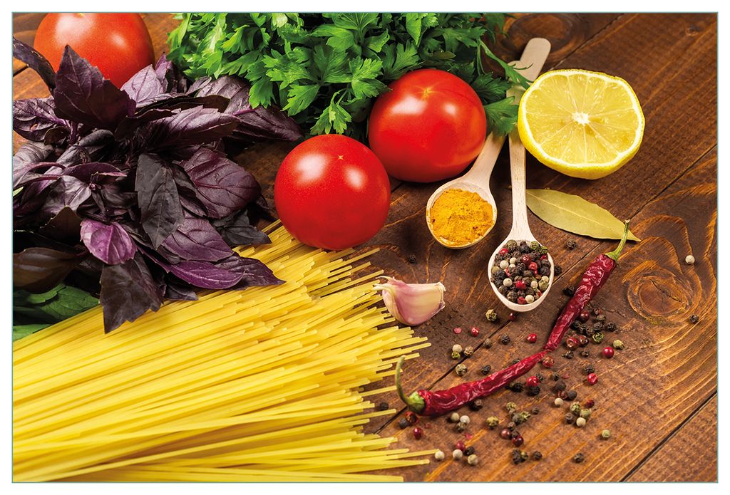Wallario Küchenrückwand aus Glas, Größe: 90 x 60 cm, Motiv: Italienisches Menü mit Spaghetti, Tomaten, Basilikum und Gewürzen | Spritzschutz ...