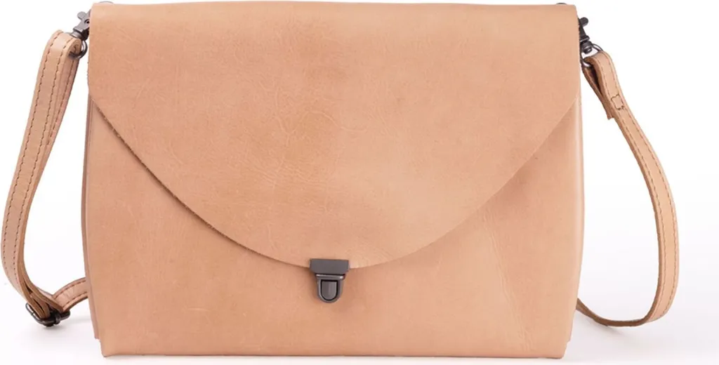 Sac bandoulière cuir léger Camel : fini les sacs encombrants et lourds