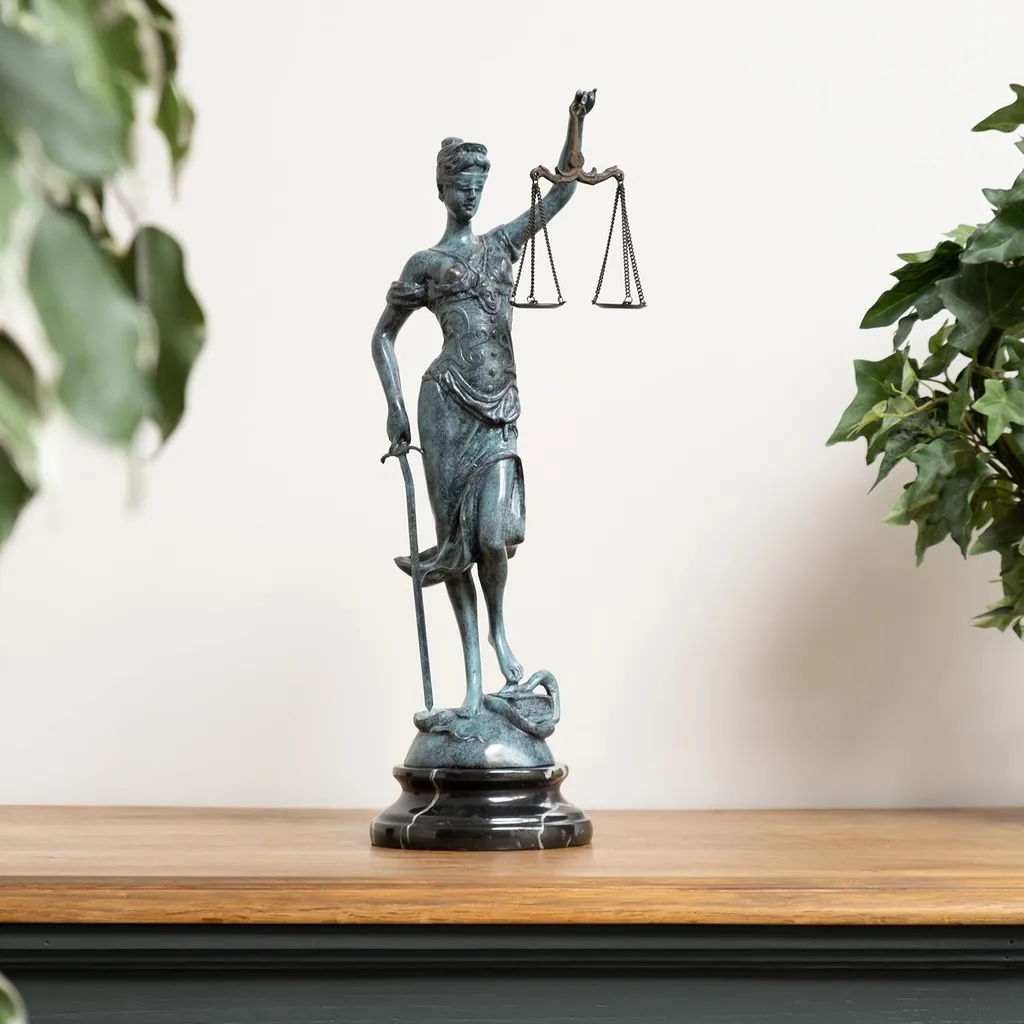 Statue en bronze Justitia Moritz - Sculpture Thémis décorative de 40 cm