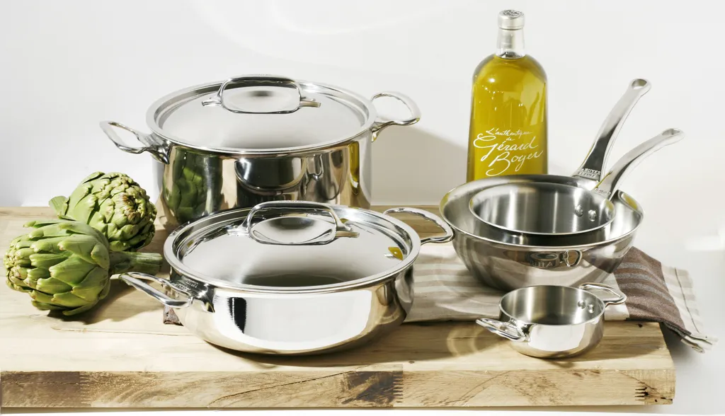 Petite casserole de cuisine 1,2L avec manche isolant et bord verseur net - 7
