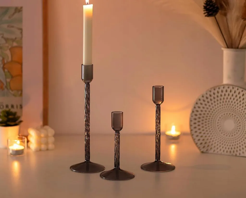 Décoration de table avec ce set de 3 chauffe-bougies en verre chic