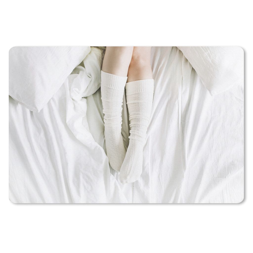 MuchoWow Schreibtischunterlage Winter - Bett - Socken 60x40 cm - XXL Mauspad - Großes Mauspad