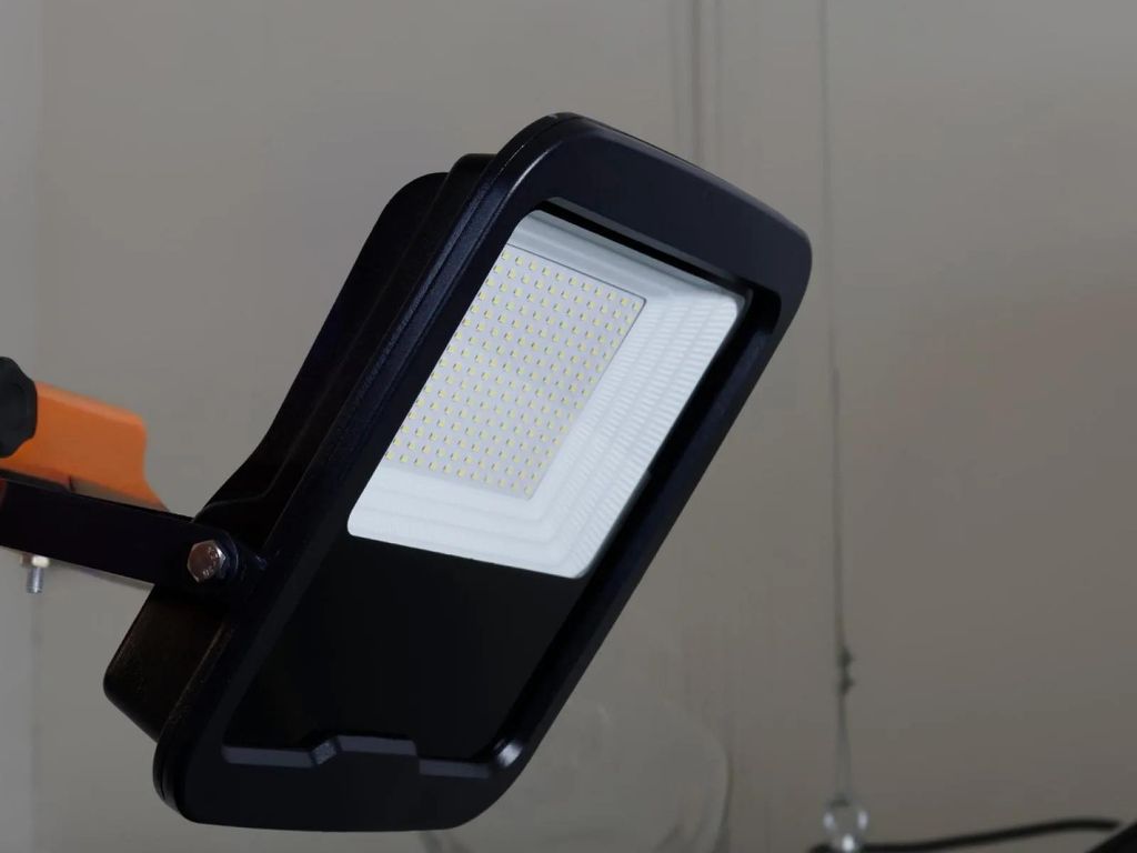 NEDES Venkovní LED reflektor PROFI, 100W / 5000K / černý - Obrázek produktu 