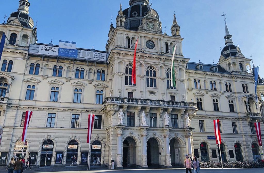 Jochen Schweizer Digitale Stadtführung Graz (1,5 Std.); Erlebnis verschenken oder selbst erleben; Gutschein gültig für 1 Person Gruppengröße:...