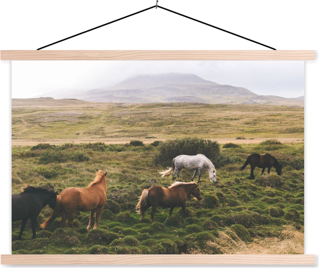 MuchoWow Textilposter Pferde - Island - Braun 120x80 cm mit holzfarbenen Rahmen - Aufhängeset