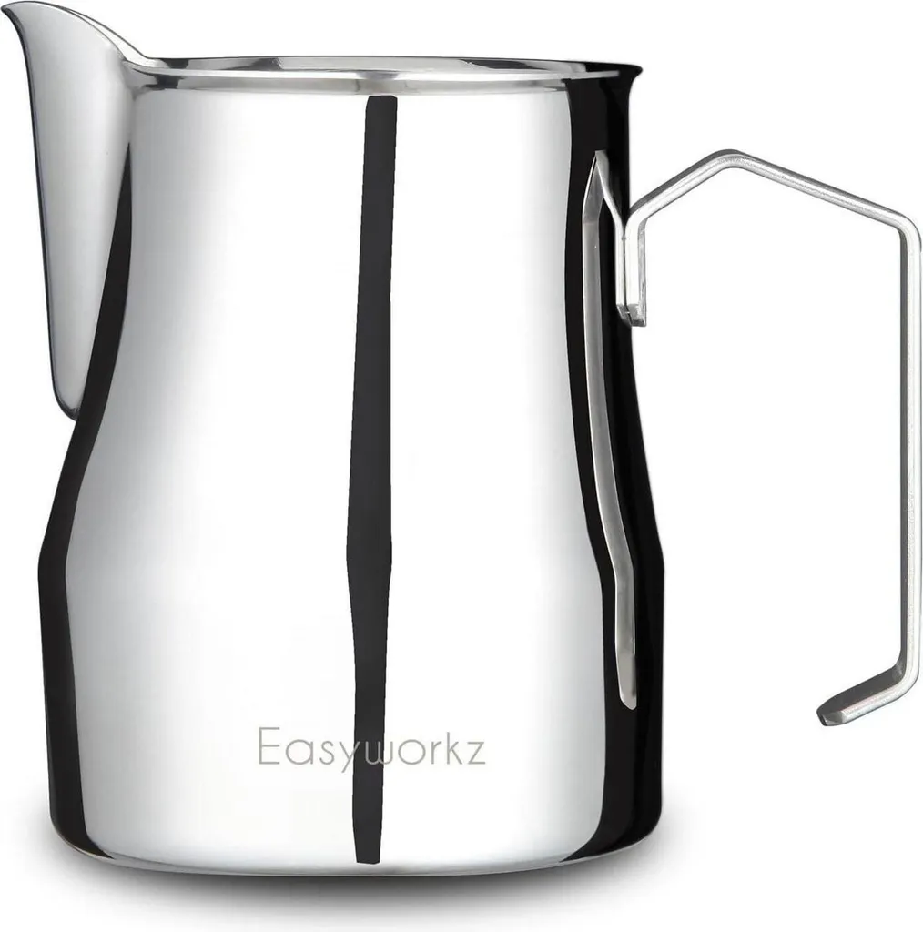 Pot à lait en inox pour faire mousser le lait du Cappuccino Maison