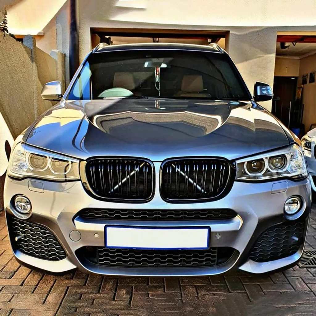 Grilles de Calandre Avant pour BMW X3 X4 G01 G02 en ABS Noir Brillant