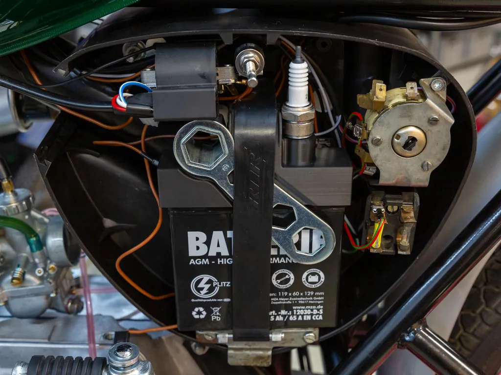 Set Coperchio Batteria e Accessori per Simson S50 S51 S70 S53 S83 - 6