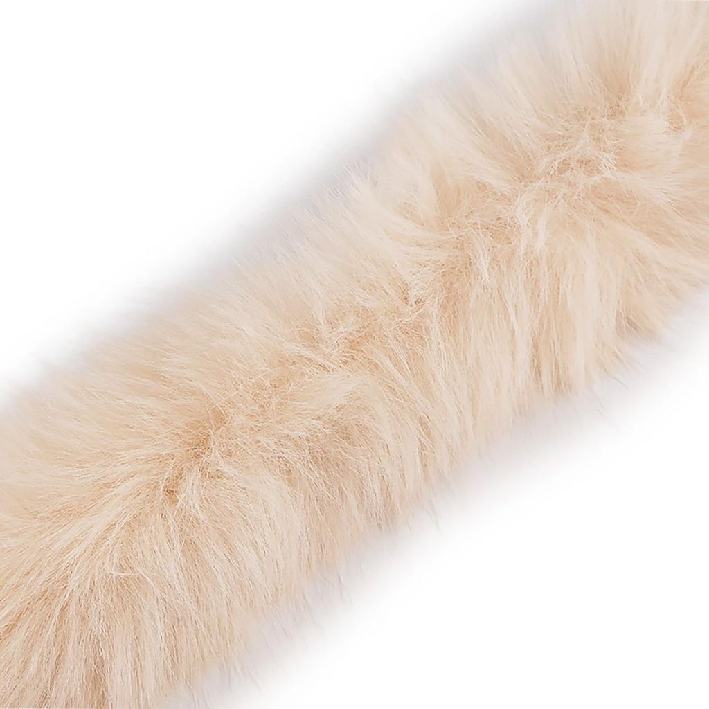 Hochwertige Fellborte 7 cm in Creme – Detailansicht des weichen Kunstfells.