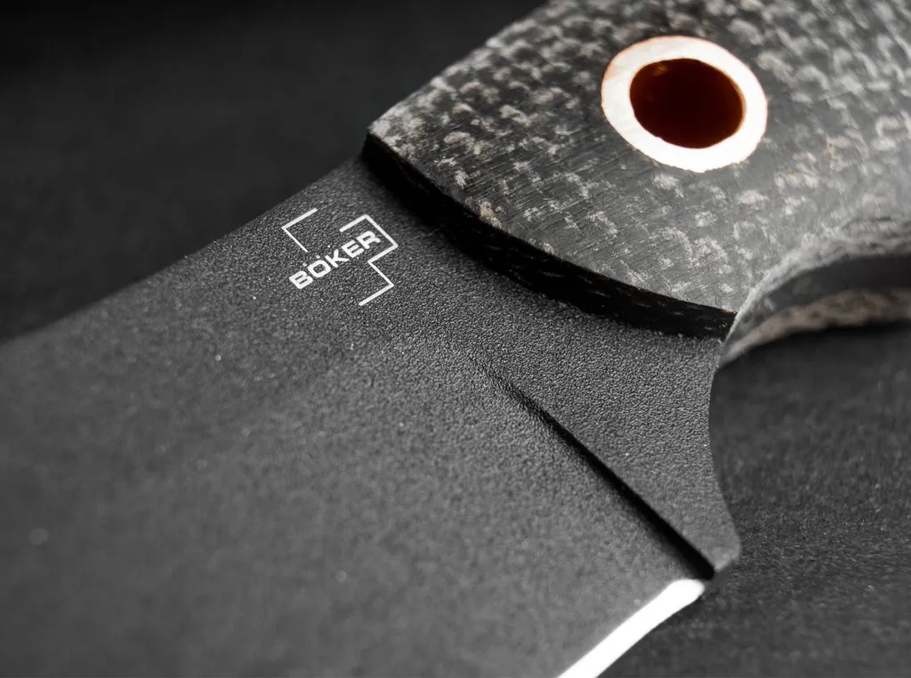 Böker Plus Nessmi Pro Noir : couteau fixe compact pour remplacer l'EDC