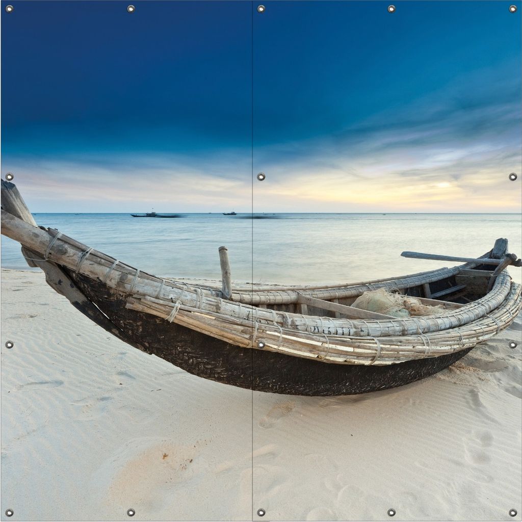 Wallario Outdoor-Poster für Garten oder Balkon, Motiv Fischerboot am Strand mit Sonnenuntergang, in ca. 180 x 180 cm