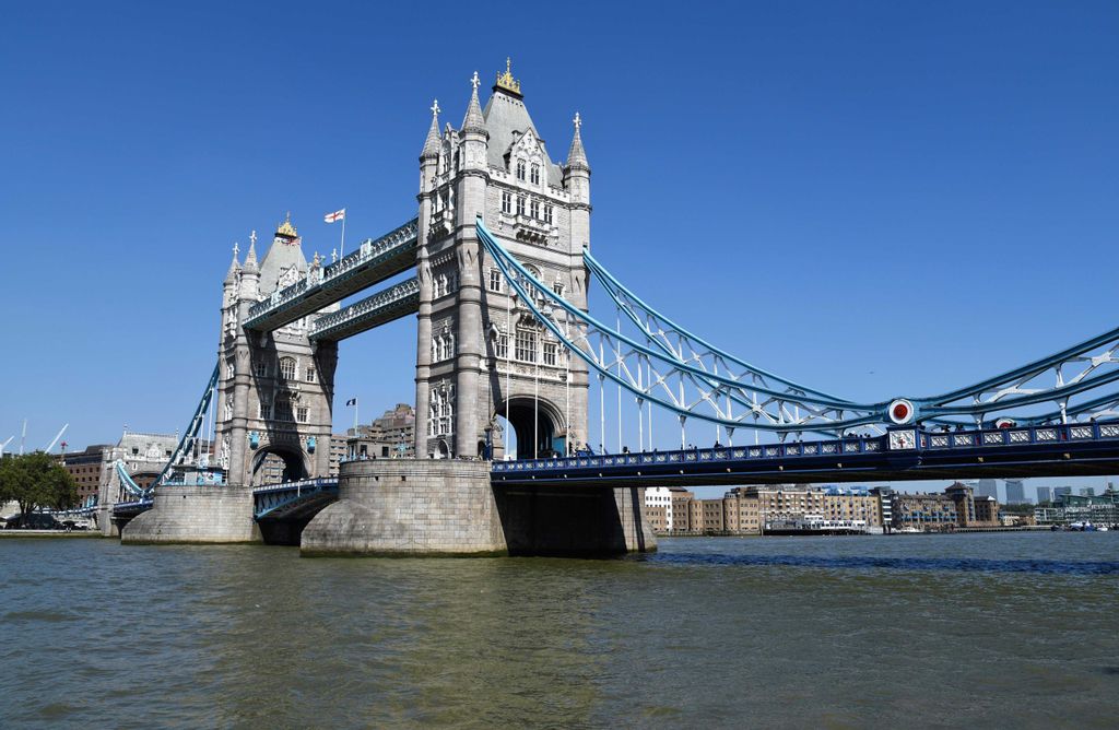 hansepuzzle 13839 - Brücke Puzzle, 2000 Teile, Gebäude, 90,0 x 60,0cm mit hochwertiger Aufbewahrung, Kartonbox und wiederverschließbarem Beutel