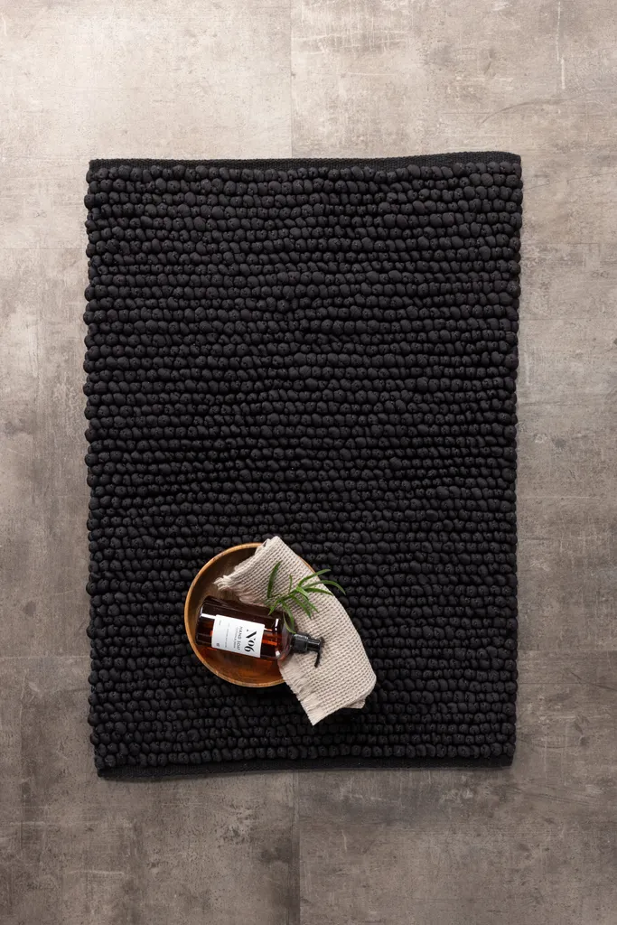 Tapis de bain 80x50cm noir Wilmer idéal pour sortie de douche d'angle