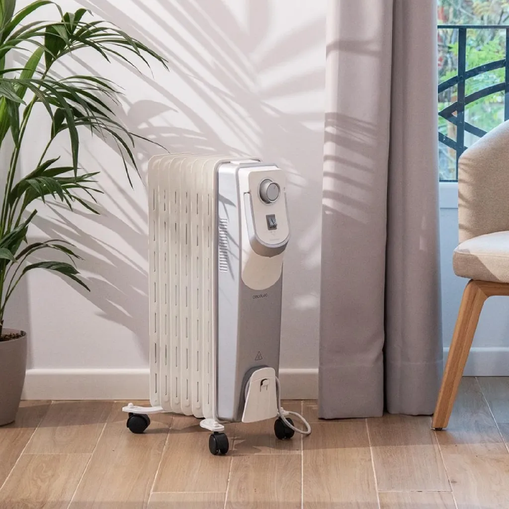 Radiateur à bain d'huile Cecotec ReadyWarm 7000 Space 1500W blanc chic
