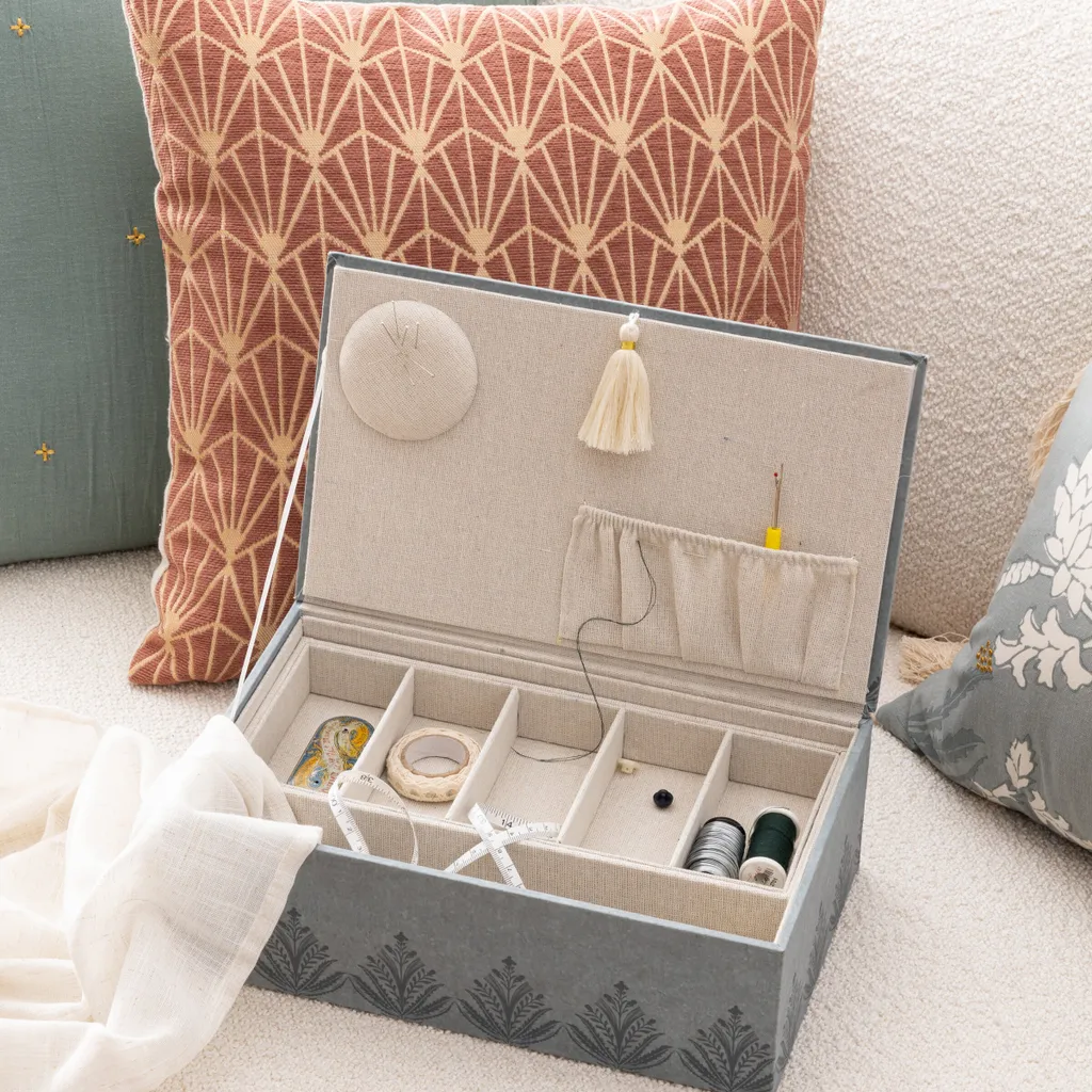 Boîte de rangement couture céramique bleu motif sauvage 30x18,5 cm - 7