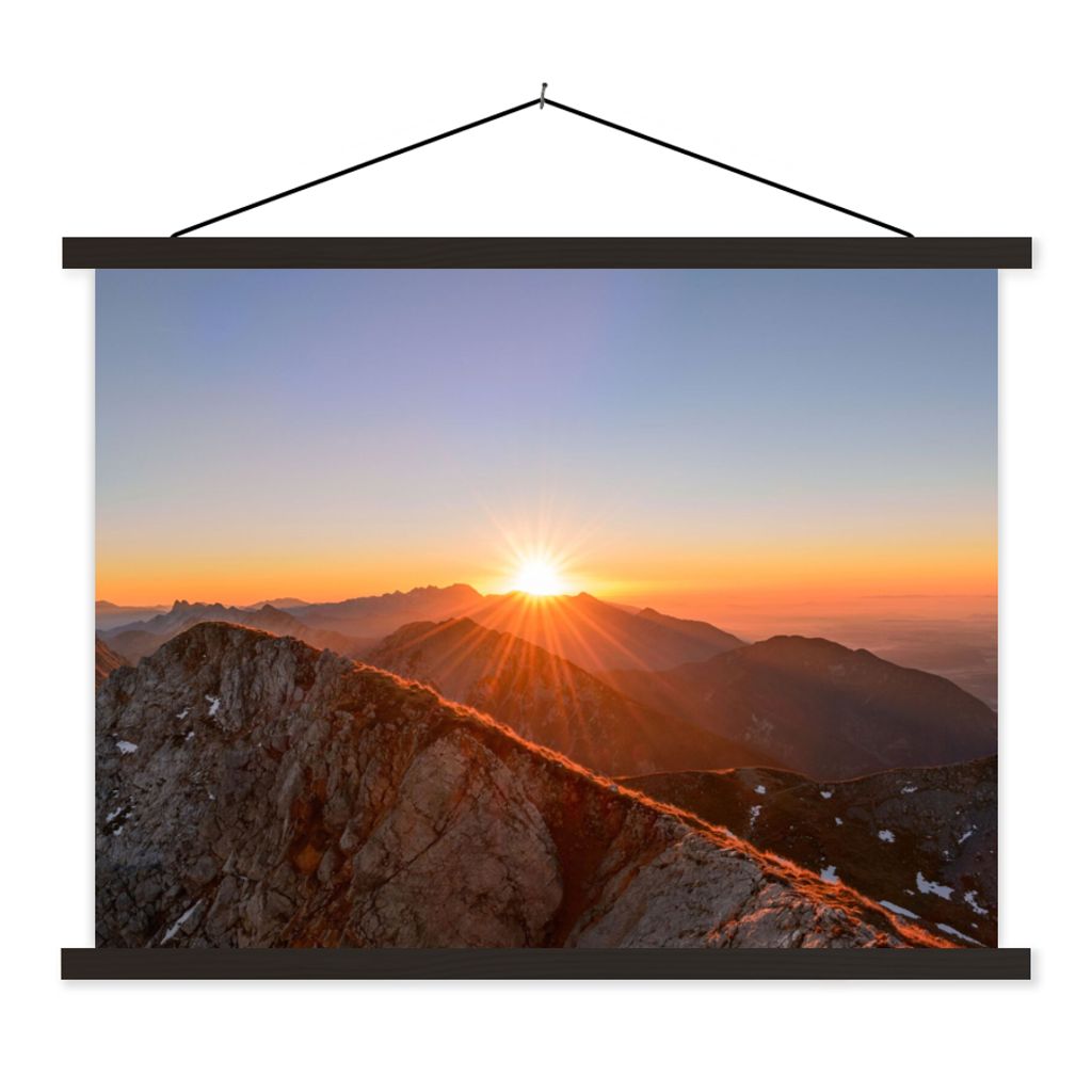MuchoWow Textilposter Berg - Landschaft - Sonne 150x113 cm mit holzfarbenen Rahmen - Poster