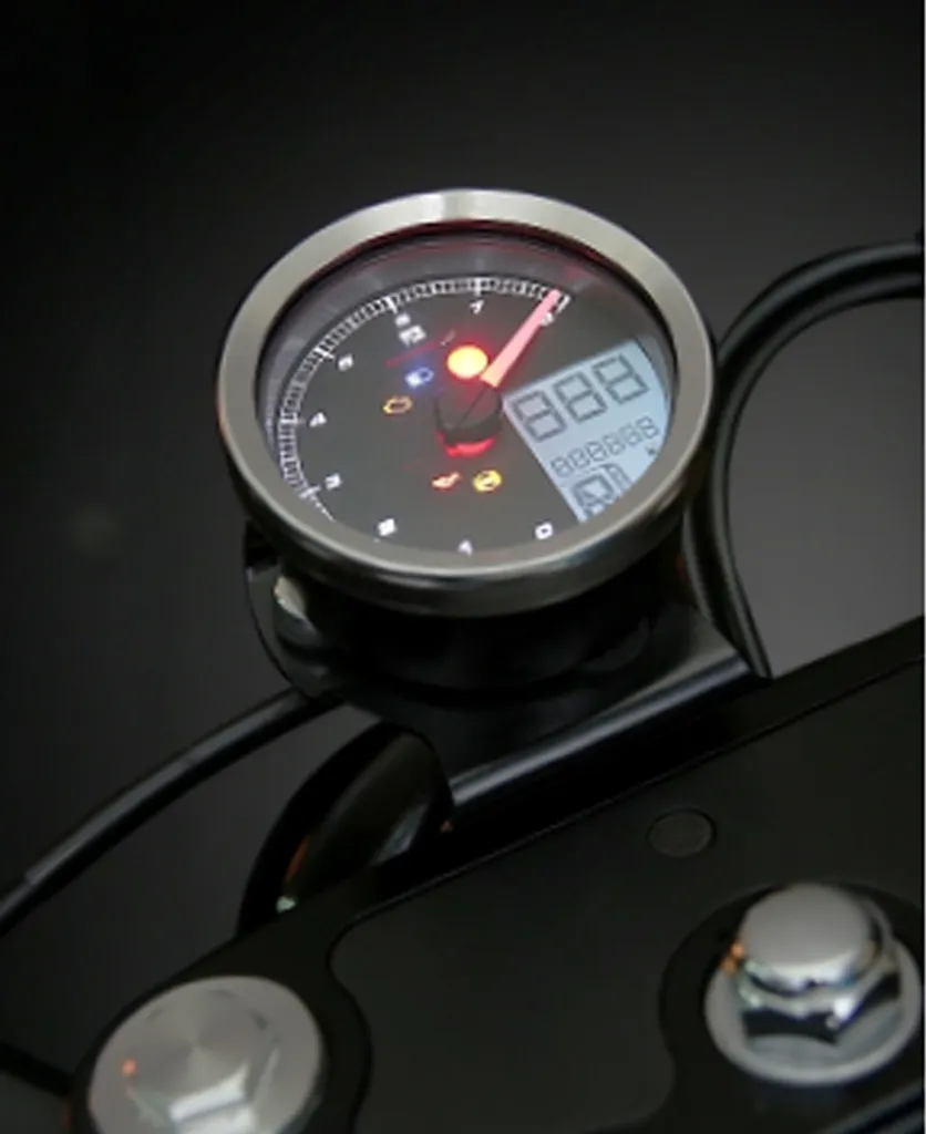 Améliorer le tableau de bord Yamaha XV950 avec le compte-tours Koso ABE