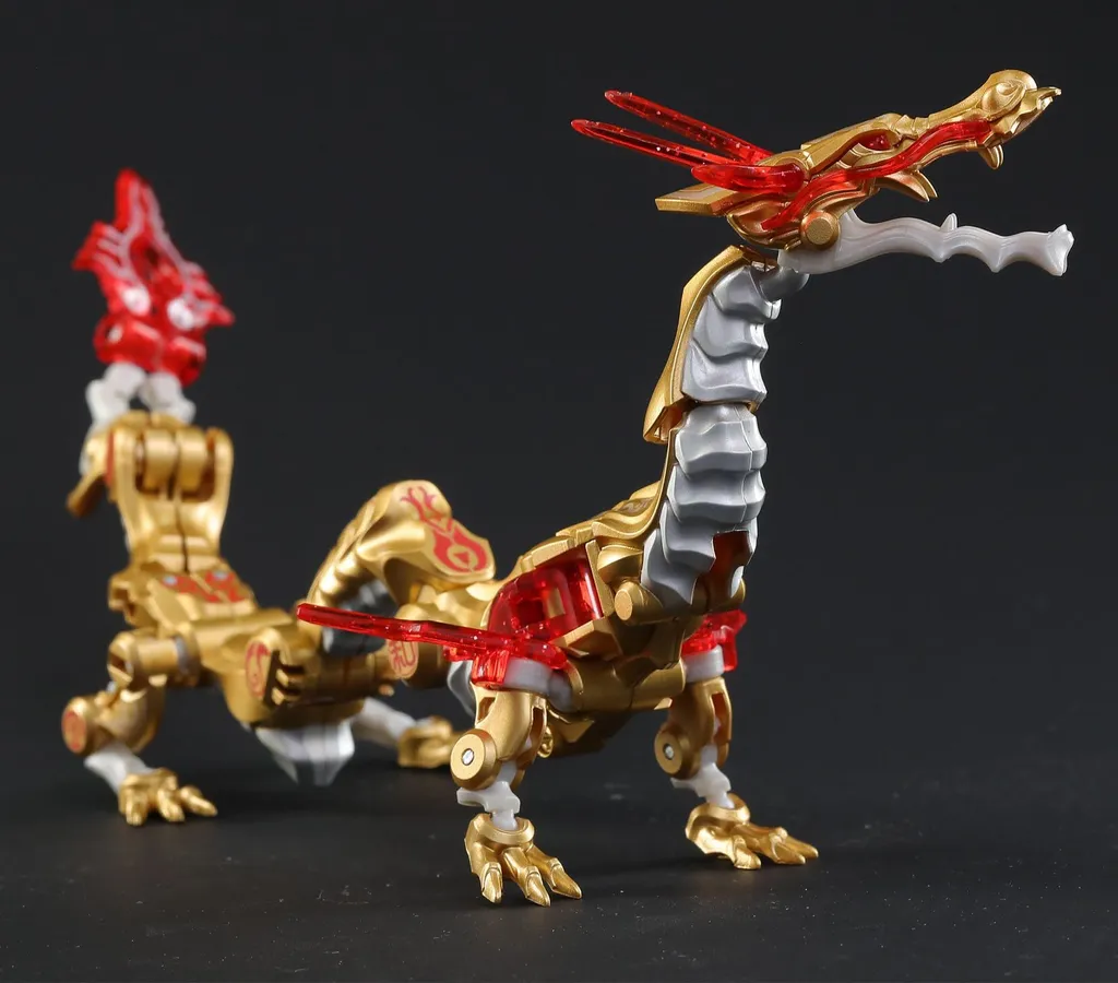 Figurine articulée de 15 cm avec finition dorée pour vitrine geek - 5