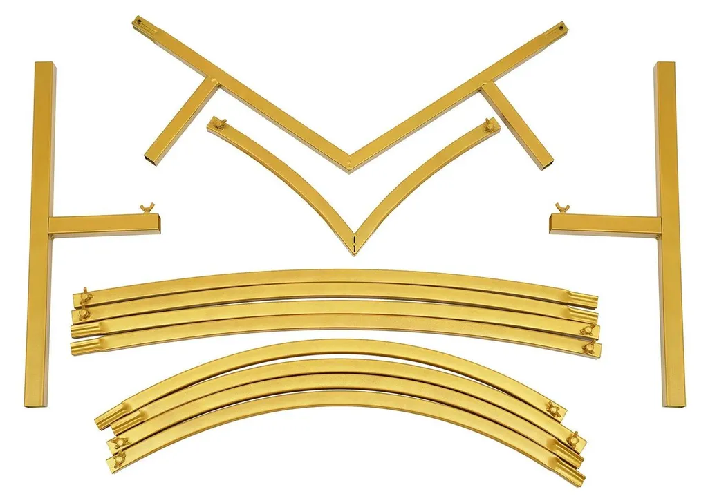 Arche de mariage cœur dorée stable et facile à monter pour vos fêtes