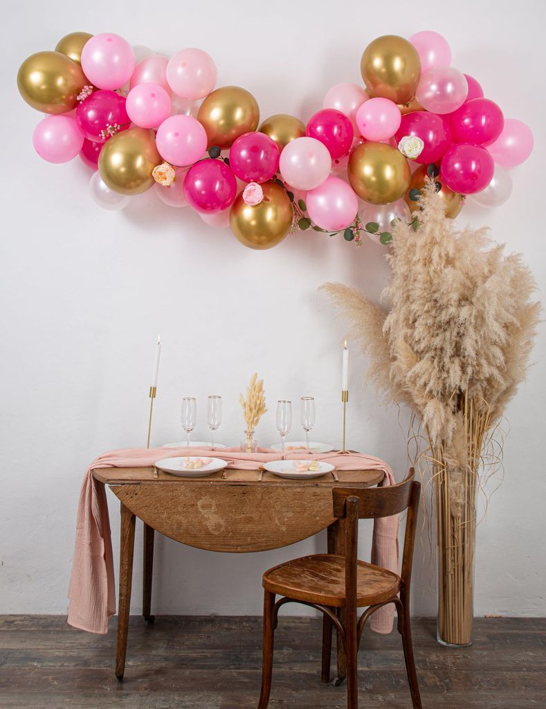 50er Ballonbogen-Set Rosa + Gold mit Pfingstrosen + Eukalyptus, Blumendeko -