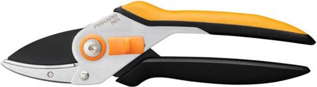 Sécateur Fiskars P371 : coupez les branches dures sans douleur