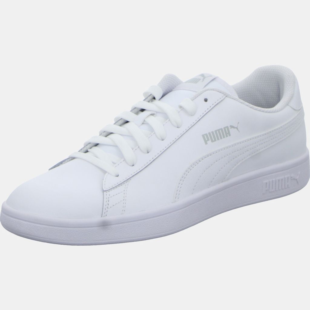 A white Puma Smash v2 L sneaker is shown against a white background.