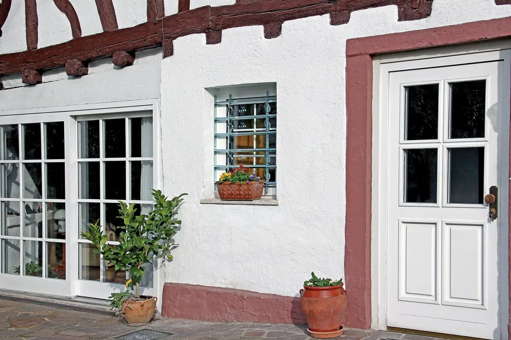 Sécuriser une fenêtre extérieure avec cette grille extensible Alberts - 7